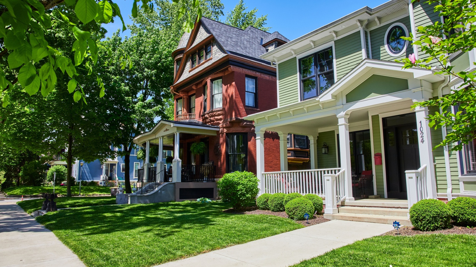 Historic colonial homes in Atlanta, GA.